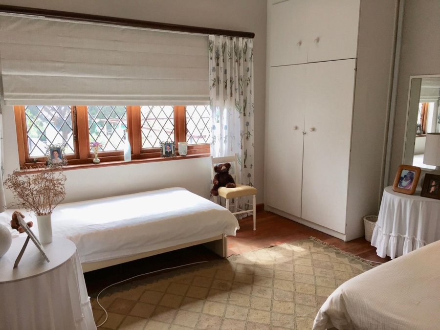 To Let 4 Bedroom Property for Rent in Fresnaye Western Cape